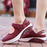 Women Breathable Shoes Nurse Shake Shoes