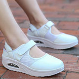 Women Breathable Shoes Nurse Shake Shoes