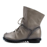 Women's Winter Retro Low-Heeled Geniue Leather Lace-Up Round Head Boots